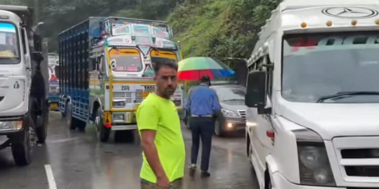 Status of Jammu-Pathankot NH44 will be reviewed tomorrow; MeT predicts improvement from tomorrow
