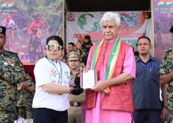 LG Felicitates 79 Cyclists Of BSF’s ‘Pedal For Ek Bharat, Shreshtha Bharat’ Rally To Celebrate 79th Independence Day