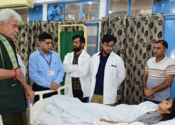 LG Visits GMC Jammu; Enquires About Health Of Citizens Injured In Chashoti Flash Floods