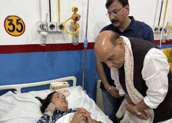 Rajnath Singh meets cloudburst survivors at GMC Jammu