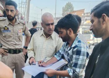 Chickenpox Outbreak: Medical teams conduct door-to-door checks in North Kashmir
