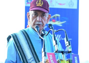 LG Sinha Attends Closing Ceremony Of JKP’s Water Sports Event ‘Jashn-E-Dal’ At Srinagar