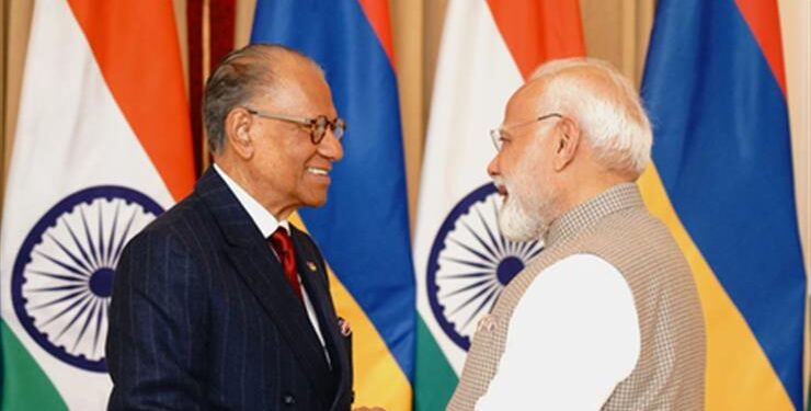 PM Modi & Mauritius PM Discuss Shared Vision; Announce Economic Package