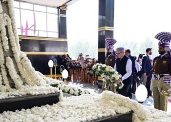 CM Omar Abdullah pays tributes to Police Martyrs at Zewan, Srinagar