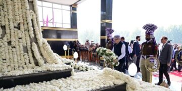 CM Omar Abdullah pays tributes to Police Martyrs at Zewan, Srinagar