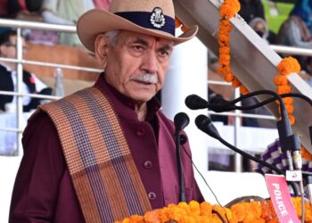 J&K Police need to be always be ready to eliminate terrorist threats: LG Sinha