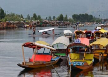 Kashmir Shivers As Night Temperatures Dip Further Across Valley; Shopian Logs Minus 8.2 Deg C