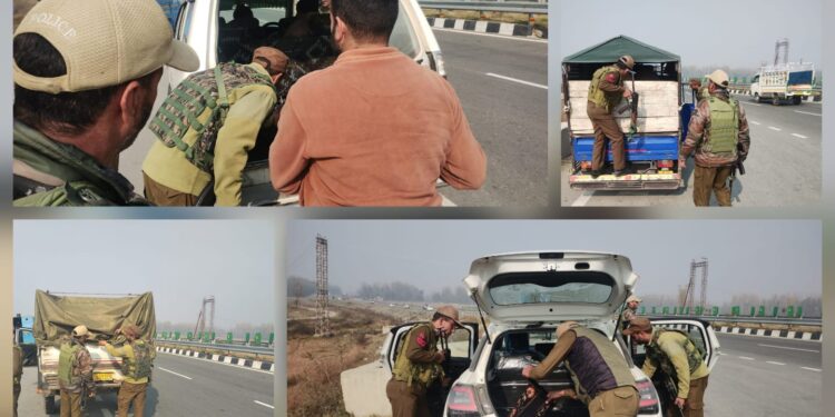 Police Awantipora Intensify Vehicle Checking on NH-44 and Other Key Routes