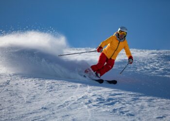 CM Omar calls for artificial Snow to boost Gulmarg as global Ski Hub