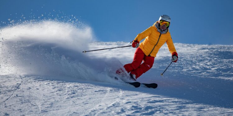 CM Omar calls for artificial Snow to boost Gulmarg as global Ski Hub