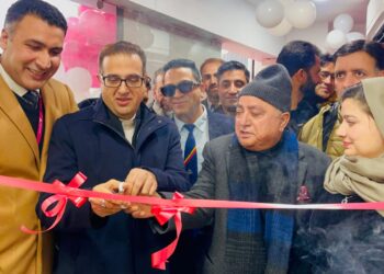 Axis Bank Opens 30th Branch in Kashmir