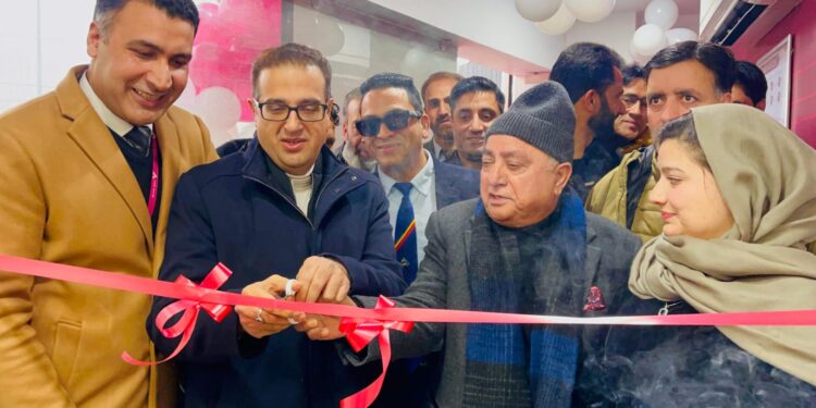 Axis Bank Opens 30th Branch in Kashmir