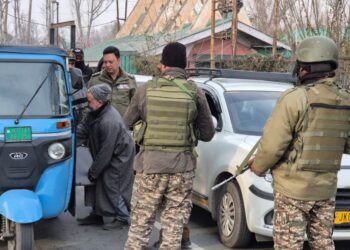 Ahead of Vice President’s Visit, House Boats Searched in Srinagar, Security Tightened Around Dal Lake, Kashmir University