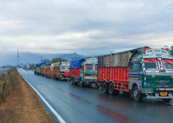 All Vehicles Ply Freely as Jammu Srinagar Highway, Mughal Road Stay Open