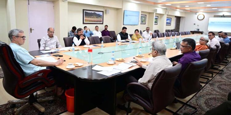 CM announces 23,800 posts Fast Tract Recruitment