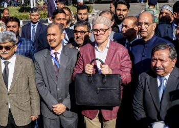 CM unveils Rs 113767 crore budget for J&K