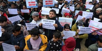 Daily Wagers from Multiple Departments Protest in Srinagar, Seek Regularization, Announce March to NC Office on Feb 16