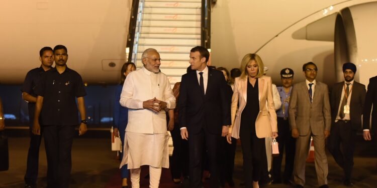 Prime Minister Welcomes French President to India, Emphasises Strengthening Bilateral Ties