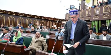 CM announces 6 free gas cylinders to AAY families per year
