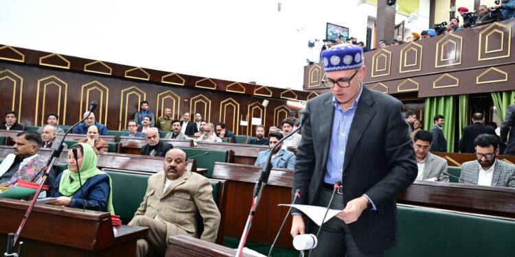 CM announces 6 free gas cylinders to AAY families per year