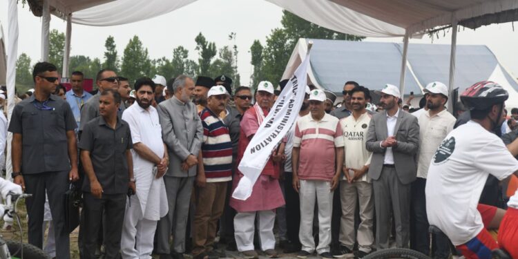 Lieutenant Governor Joins Nasha-Mukt J&K Campaign in Pulwama